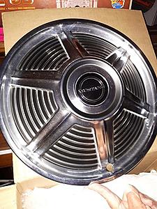 1965 mustang Hubcaps-hub-cap1.jpg